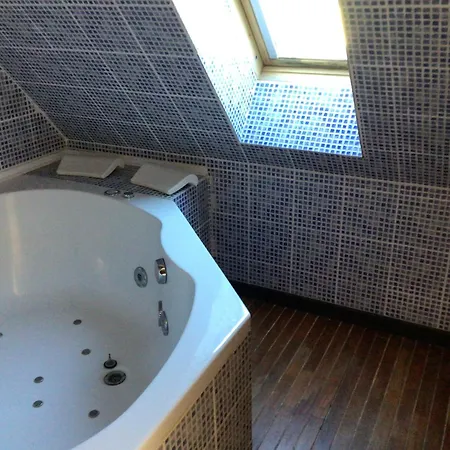 Holiday home Des Tournesols Ecaquelon